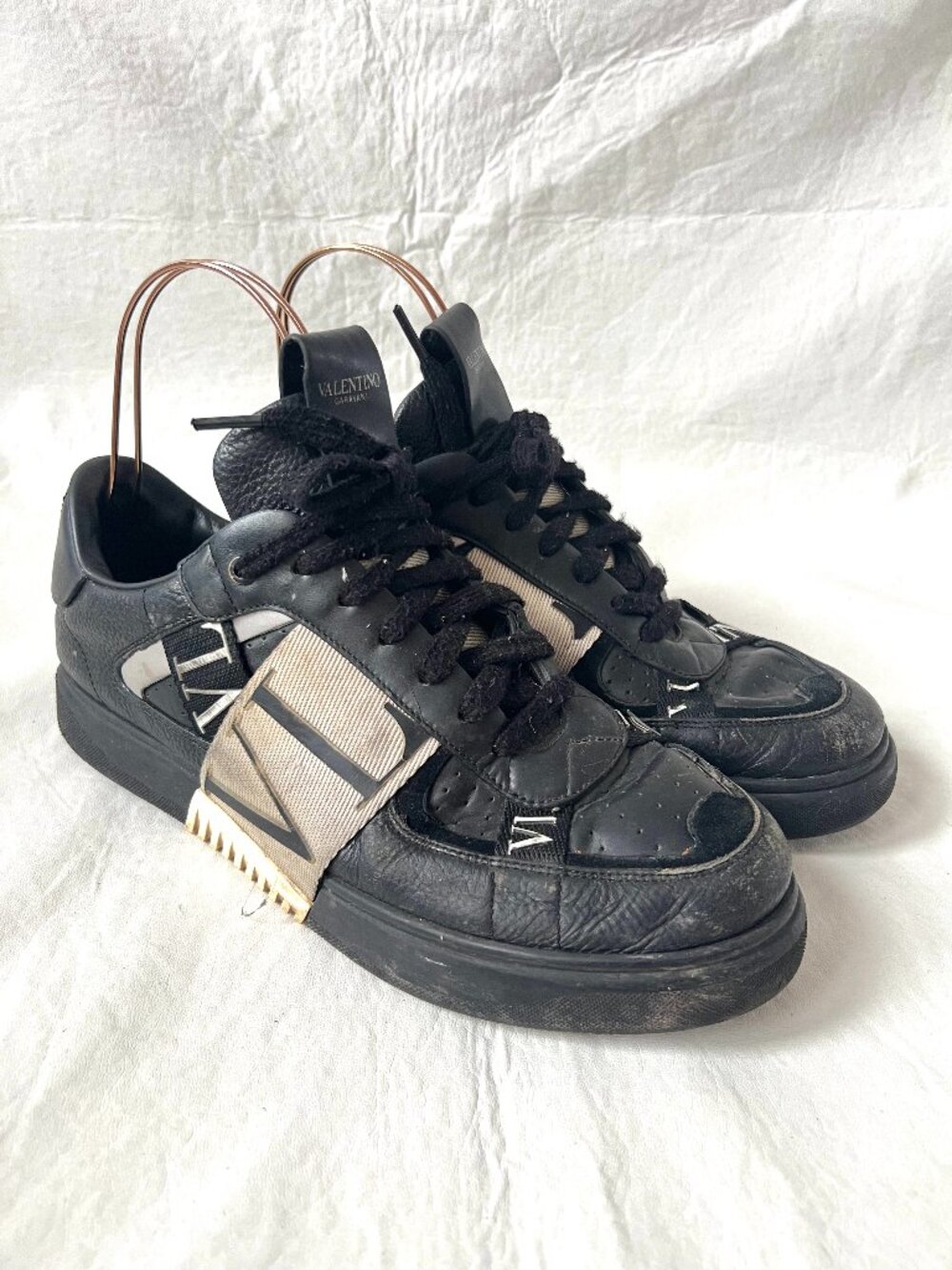 Valentino Garavani VL7N sneakers 43 10 US mens black leather white strap shoes